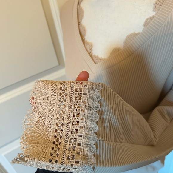 Trendy queen, beige, crochet, ribbed, long sleeve V-neck blouse - Picture 2 of 4